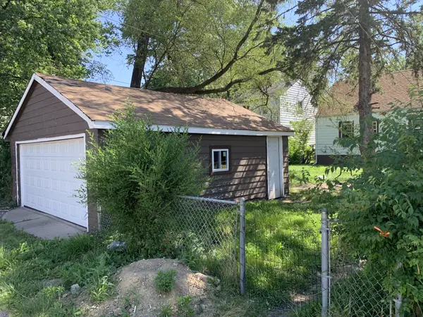 14746 Grant St, Dolton, IL 60419-2656