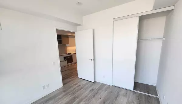 Vaughan, ON L4K,1000 Portage Pkwy #2902