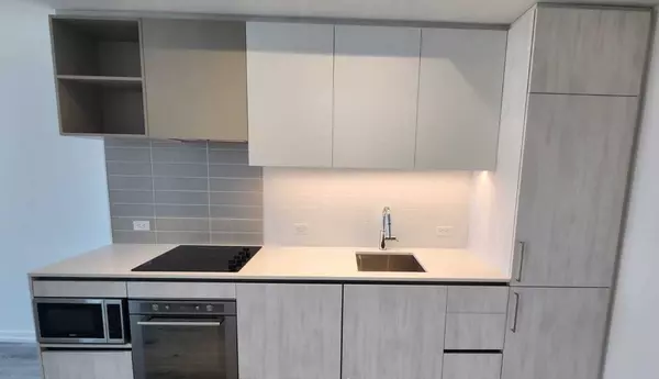 Vaughan, ON L4K,1000 Portage Pkwy #2902