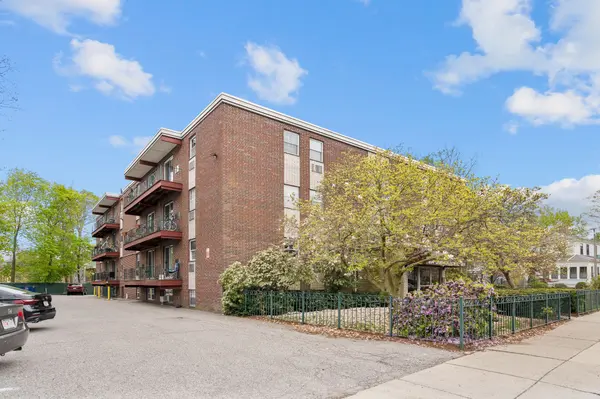 804 Centre St #104, Jamaica Plain, MA 02130-2709
