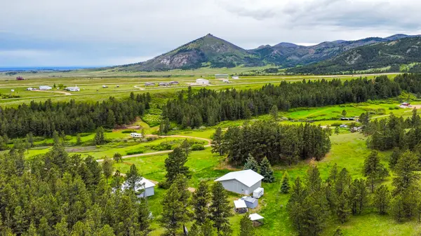 359 Whitcomb St, Zortman, MT 59546