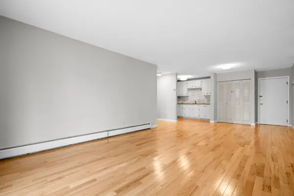 804 Centre St #104 Jamaica Plain, MA 02130-2709