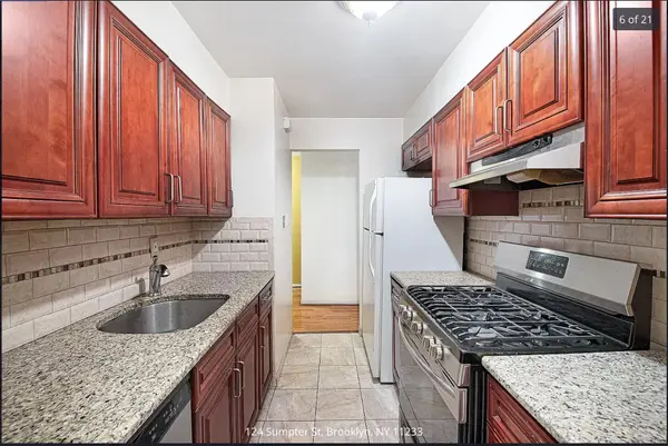 124 Sumpter St, Brooklyn, NY 11233-2344