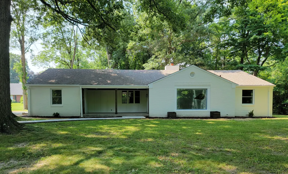 4121 Glencairn Ln, Indianapolis, IN 46226-3050