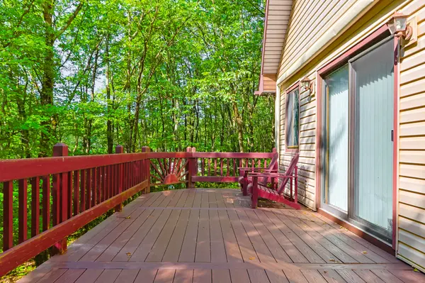 533 Watercrest Ave Effort, PA 18330-7752