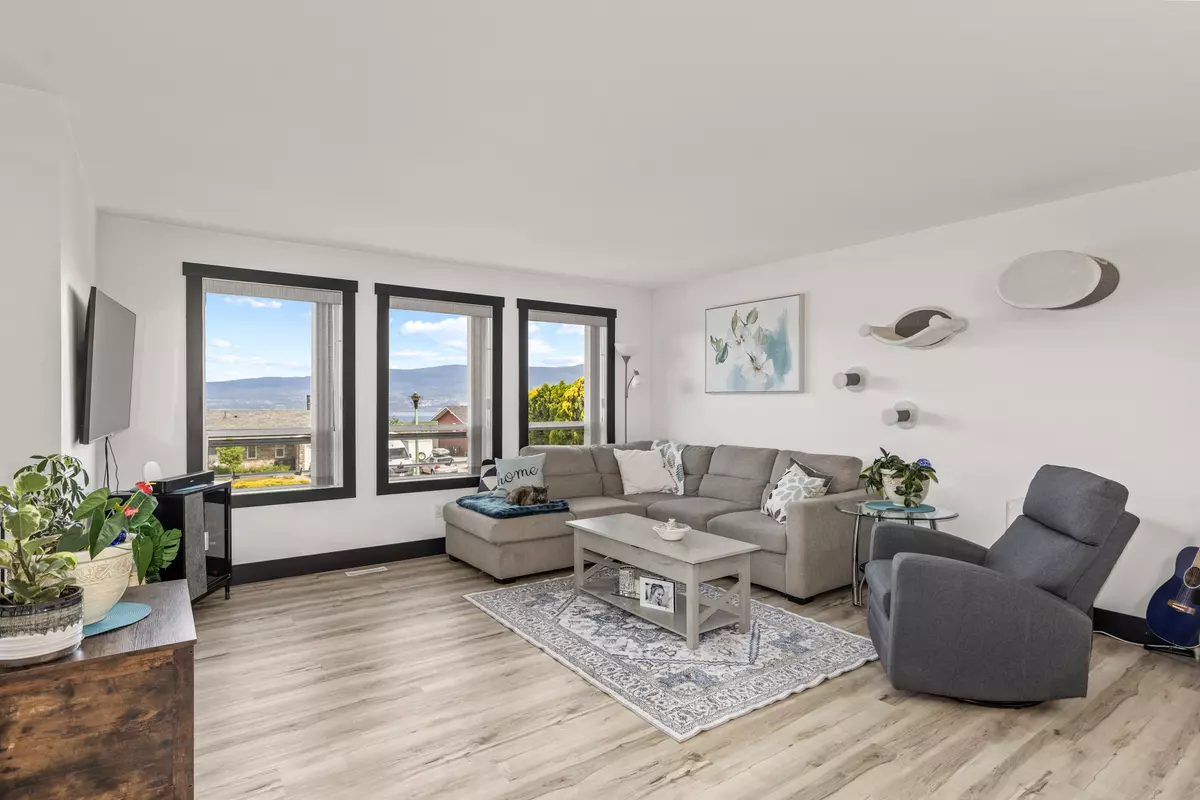 West Kelowna, Columbia V4T 1E3,3764 Glenway Road