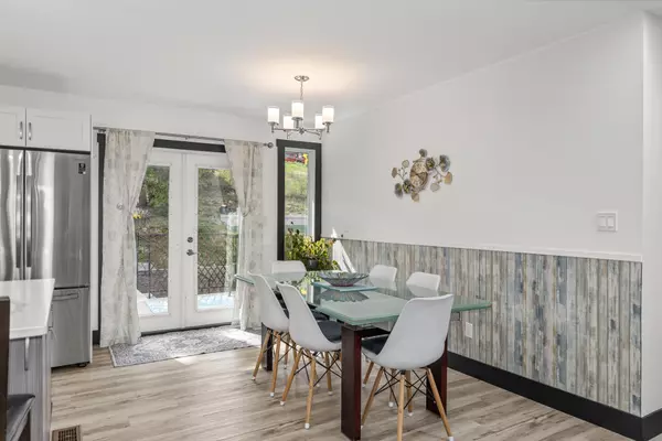 West Kelowna, Columbia V4T 1E3,3764 Glenway Road