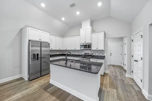 8977 Eureka St, Milton, FL 32583-2476