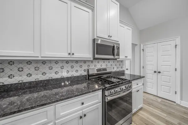 8977 Eureka St, Milton, FL 32583-2476