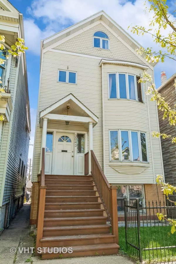 3043 N Southport Ave #2, Chicago, IL 60657-4229