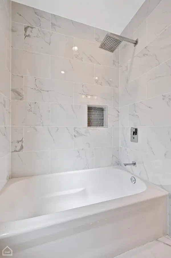 5233 S Keating Ave, Chicago, IL 60632-4922