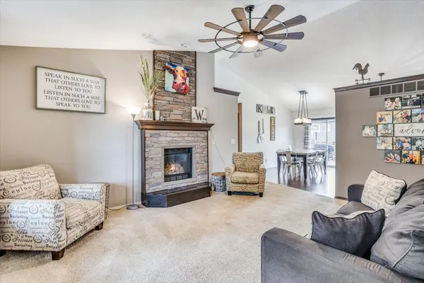 504 E Country Lane Dr Augusta, KS 67010-2511