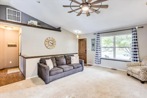 504 E Country Lane Dr Augusta, KS 67010-2511