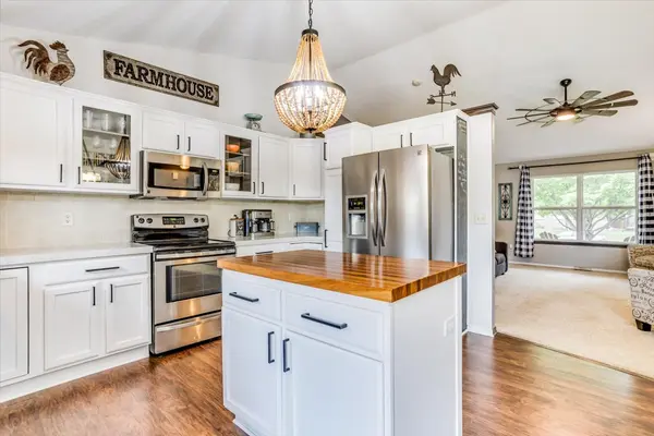 504 E Country Lane Dr Augusta, KS 67010-2511