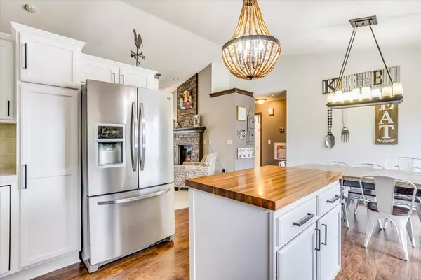 Augusta, KS 67010-2511,504 E Country Lane Dr