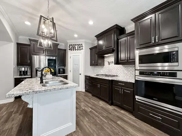 6175 Carrie Ln, Beaumont, TX 77713-4195