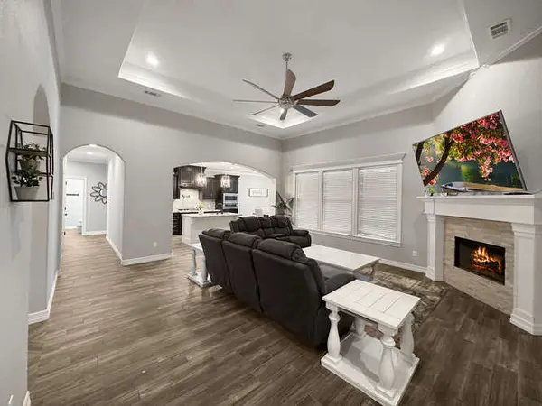6175 Carrie Ln, Beaumont, TX 77713-4195