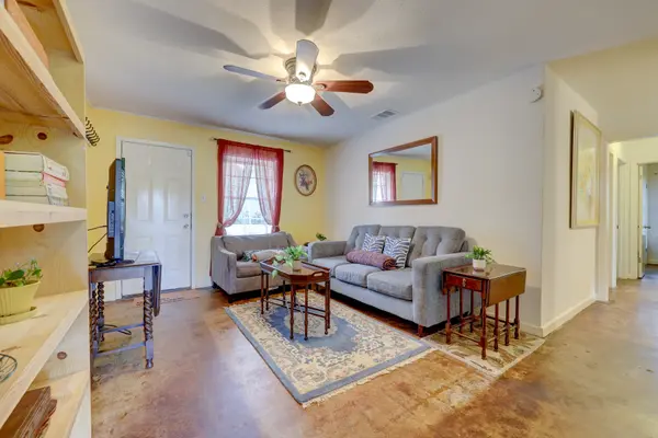 1100 Fauntleroy Trl, Austin, TX 78758-4804