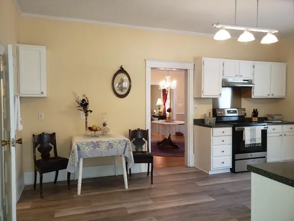 242 North Willow Avenue, Erwin, TN 37650
