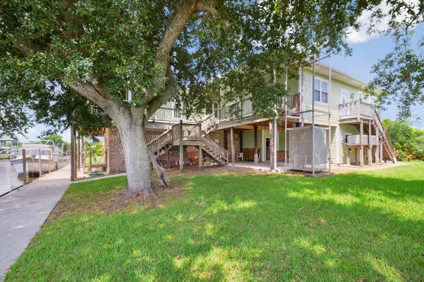 4937 Lisa Ann Drive, Barataria, LA 70036