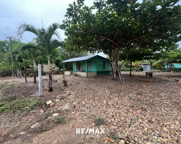 Cayo District,,Franks Eddy Village