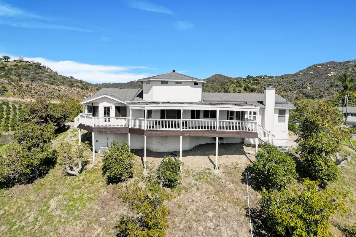 2326 Green Valley Rd, Fallbrook, CA 92028-9727
