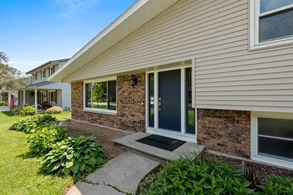 524 Somerset Dr, Green Bay, WI 54301-2724