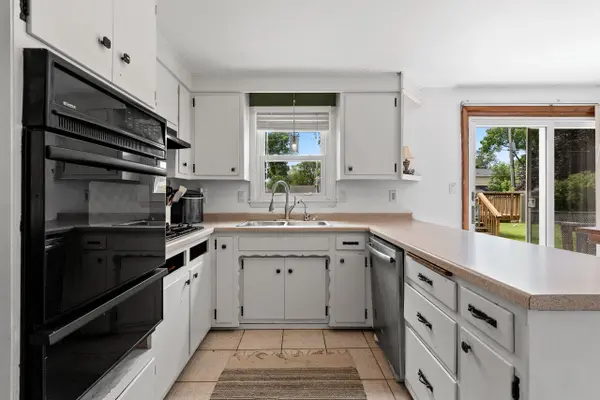524 Somerset Dr, Green Bay, WI 54301-2724