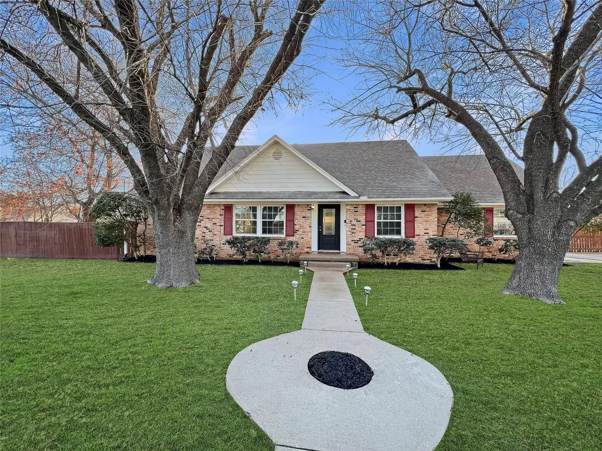 407 John Arden Dr, Waxahachie, TX 75165-1825