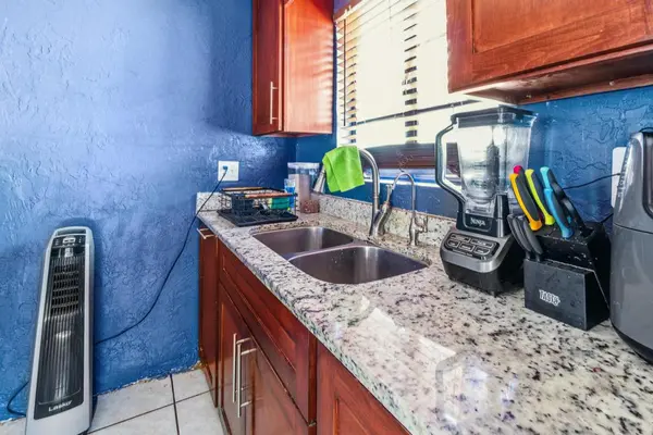 5208 Tropicana Ave, El Paso, TX 79924-3318