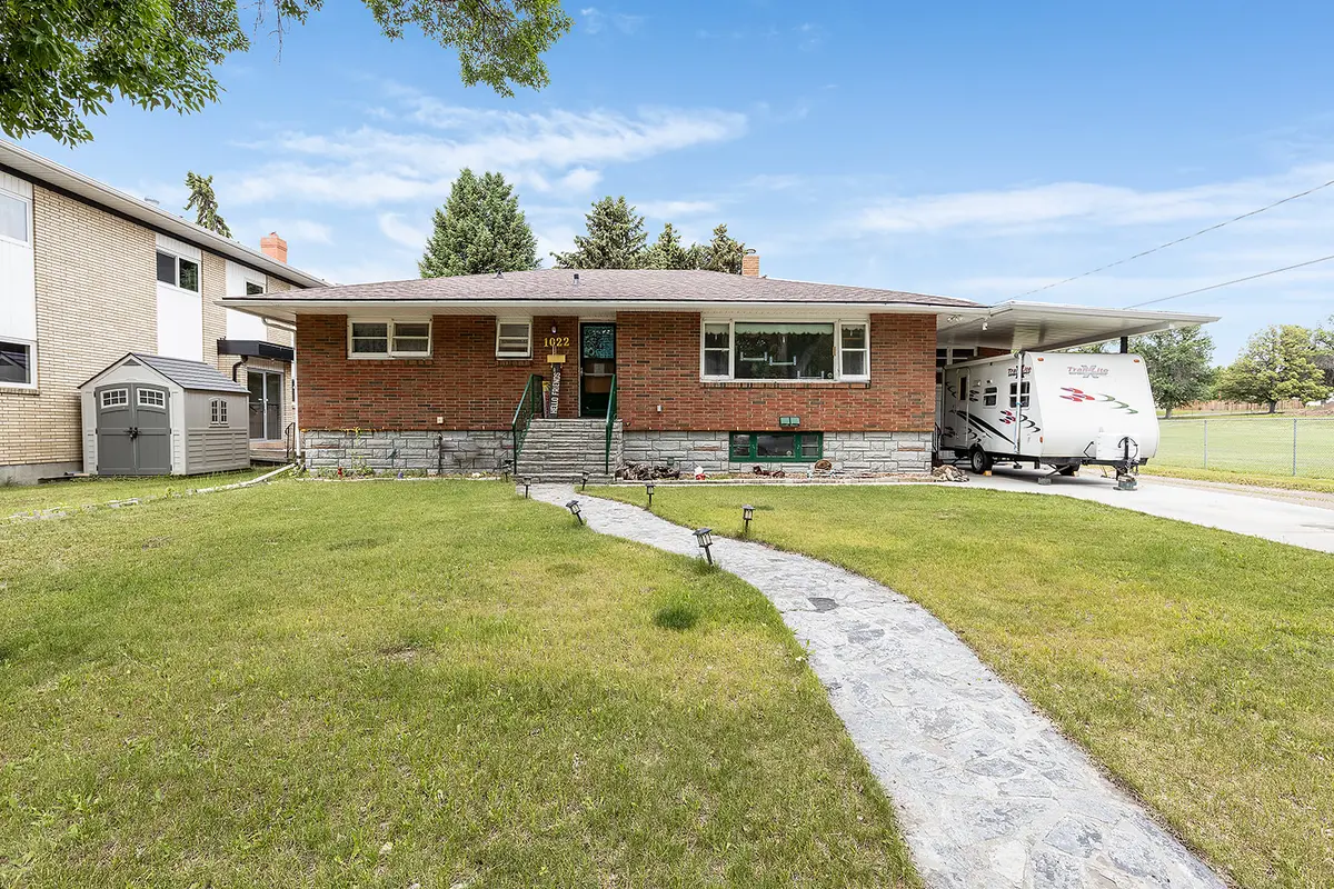 1022 2 Ave SE, Medicine Hat, AB T1A 2L4