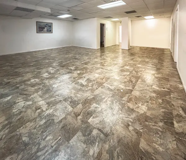 1709 Mahan Dr, Tallahassee, FL 32308-5279