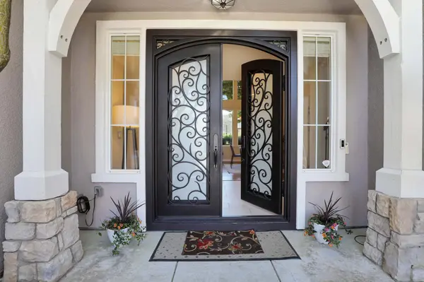 855 Via Vaquero Norte, San Juan Bautista, CA 95045-9581