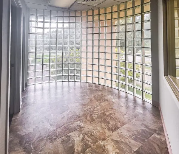 1709 Mahan Dr, Tallahassee, FL 32308-5279