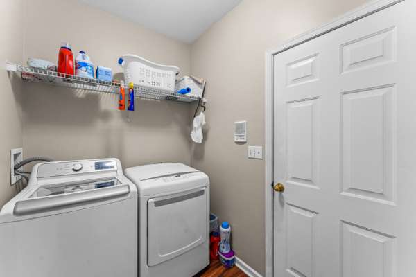 2 Links Dr New Castle, PA 16101-6278