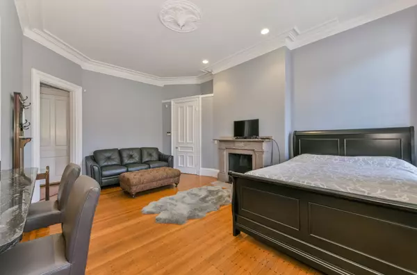 Boston, MA 02115-1908,319 Commonwealth Ave #22