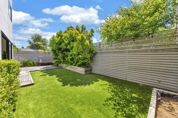 1224 66th St, Berkeley, CA 94702-2616