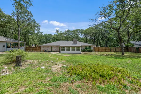 1005 Hillview Dr, Keller, TX 76248-4012