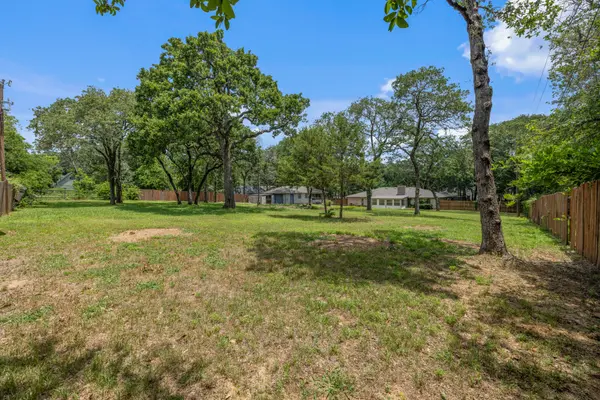 1005 Hillview Dr, Keller, TX 76248-4012