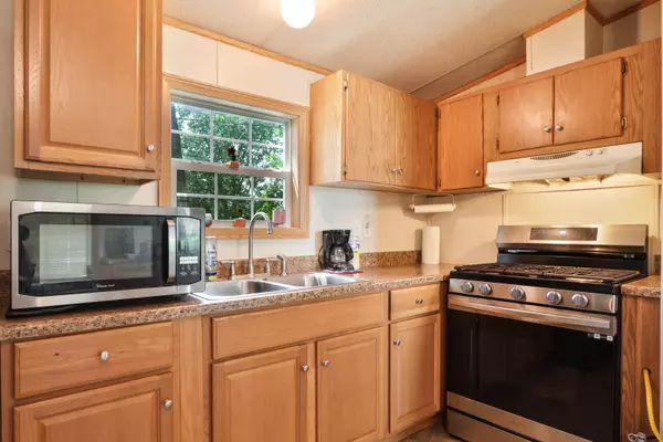 180 Bartion Ct Bartonsville, PA 18321-7829