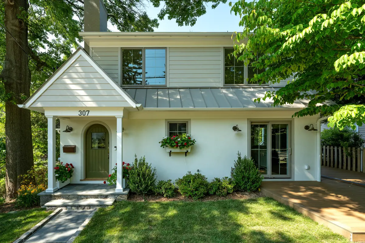 307 Oakland Beach Ave, Rye, NY 10580-3322