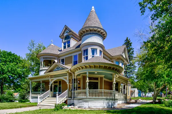 1706 Broadway, Denison, IA 51442-2118