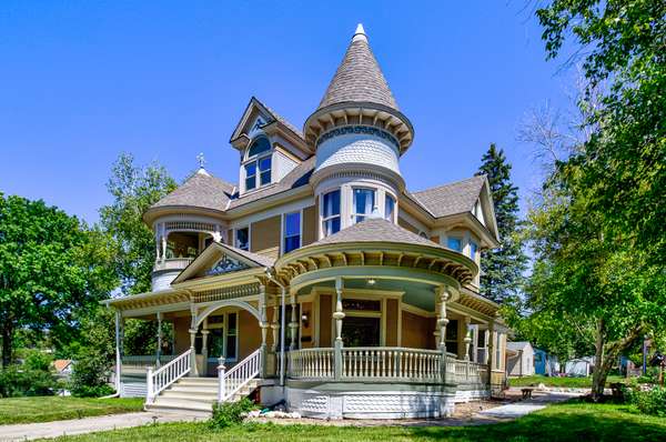 1706 Broadway, Denison, IA 51442-2118