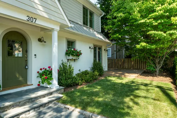 307 Oakland Beach Ave, Rye, NY 10580-3322