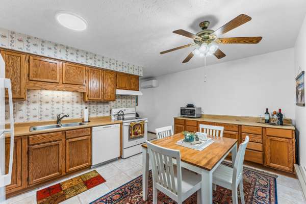 2471 Leesburg Grove City Rd Mercer, PA 16137-3915