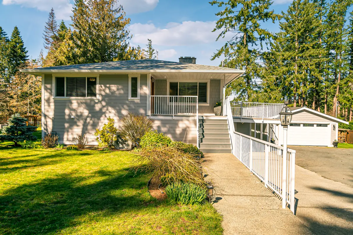 2439 Cross Rd. Nanoose Bay BC V9P 9E6