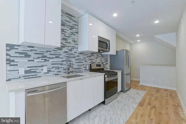 848 N 15th St #1, Philadelphia, PA 19130-2392