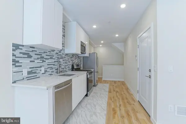 848 N 15th St #1, Philadelphia, PA 19130-2392