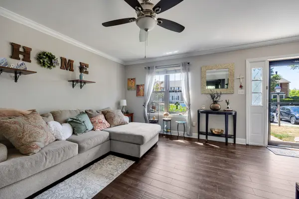 540 S Kings Crft, Cherry Hill, NJ 08034