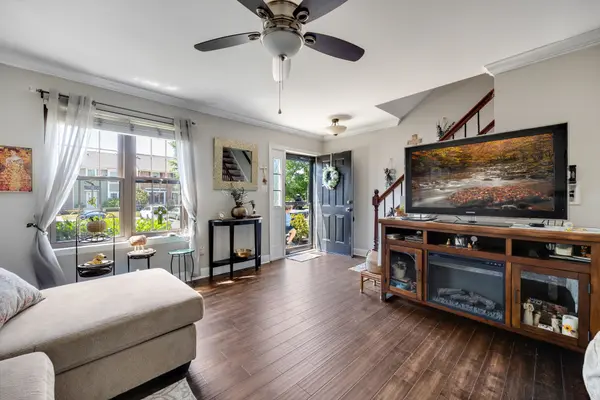 540 S Kings Crft, Cherry Hill, NJ 08034